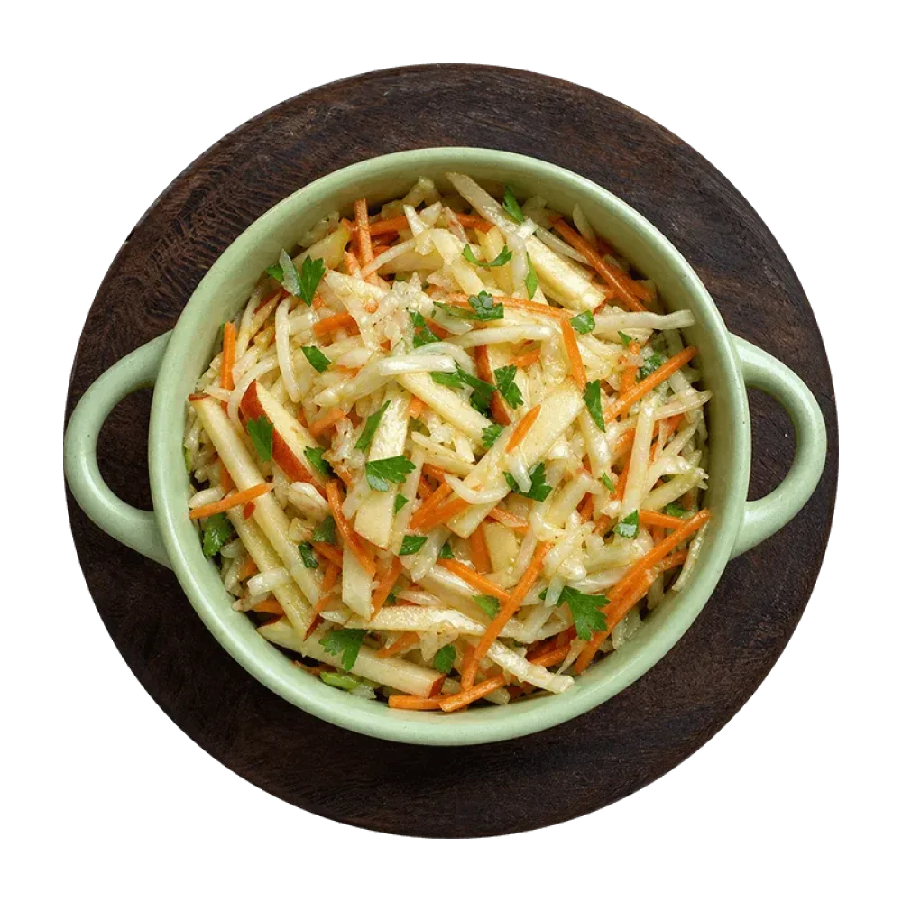 Витаминный салат из капусты, моркови и яблока